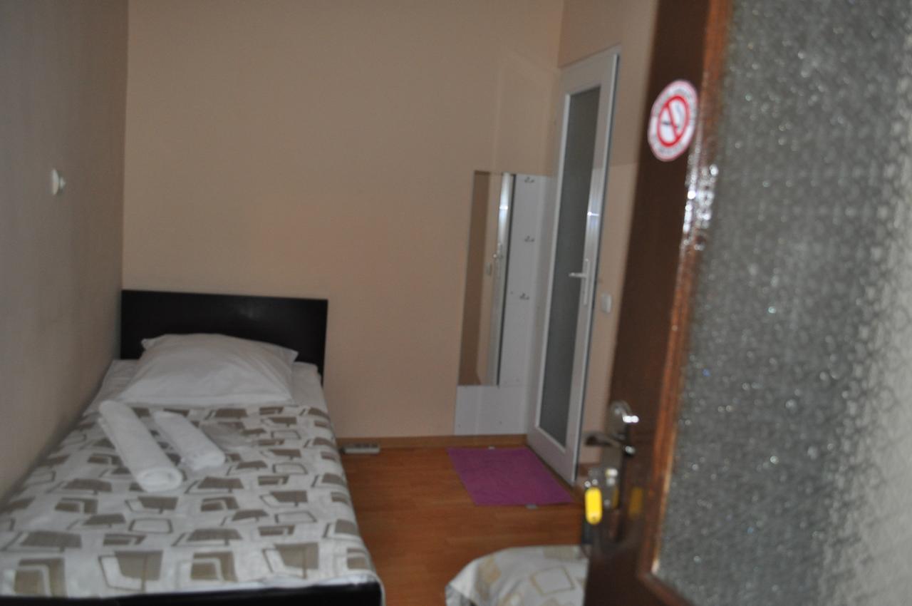 Hotel Your Comfort Tiflis Habitación foto